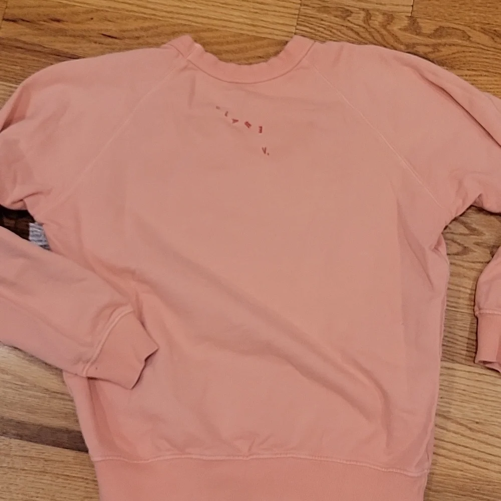 Clare V Lips Sweatshirt - Picture 8 of 11